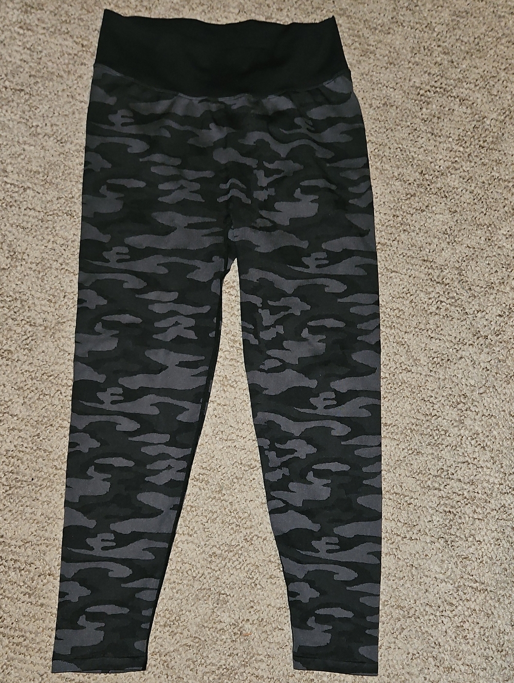 Pink Active Grey & Black Women's Camo Leggings